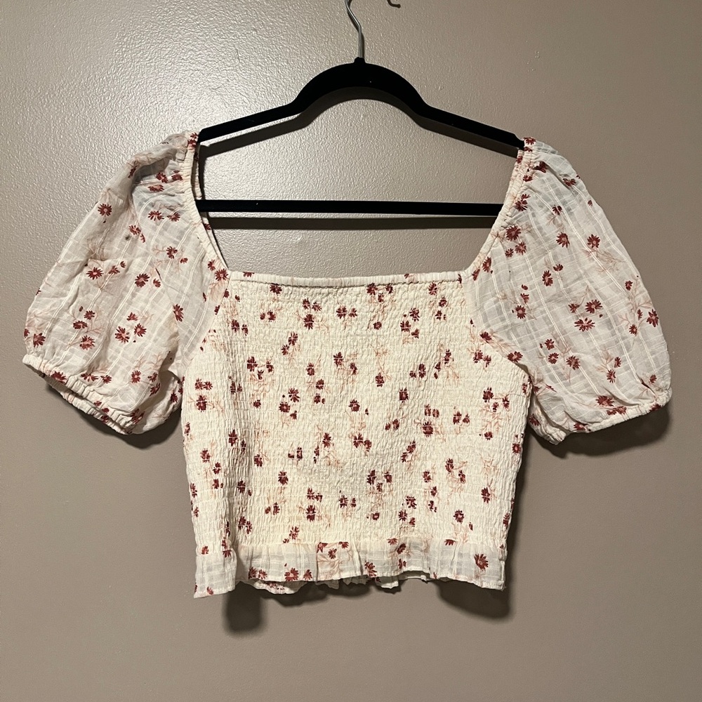 American Eagle Outfitters Cream and Red Floral Blouse
